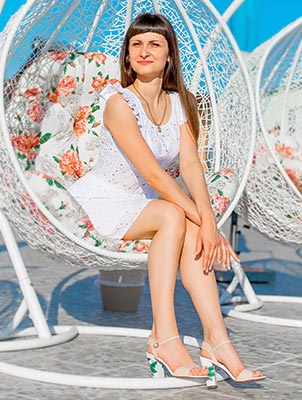 Christian woman Elena from Nikolaev (Ukraine), 31 yo, hair color dark brown