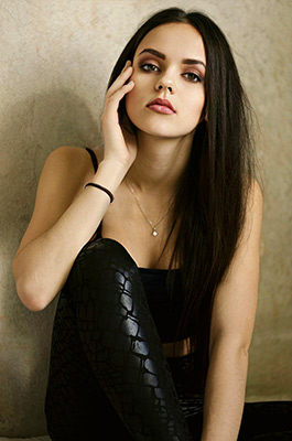 Realistic lady Ol'ga from Nikolaev (Ukraine), 27 yo, hair color brunette