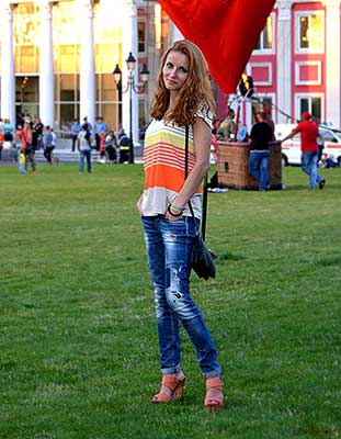 Cheerful lady Irina from Odessa (Ukraine), 36 yo, hair color chestnut
