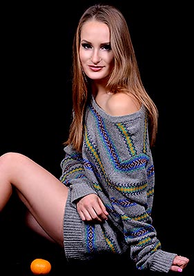 Purposeful lady Elena from Nikolaev (Ukraine), 26 yo, hair color brown