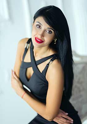 Beautiful bride Oksana from Nikolaev (Ukraine), 41 yo, hair color black