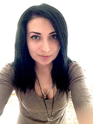 Active lady Irina from Lvov (Ukraine), 29 yo, hair color black