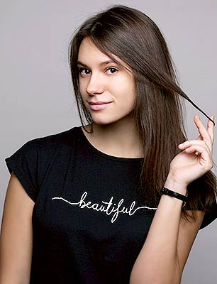 Dreamy lady Oksana from Chernigov (Ukraine), 26 yo, hair color brunette