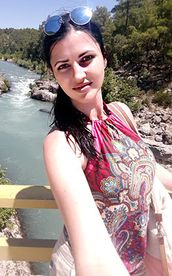 Talkative bride Elena from Nikolaev (Ukraine), 43 yo, hair color black