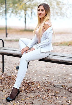 Lonely bride Irina from Nikolaev (Ukraine), 34 yo, hair color chestnut
