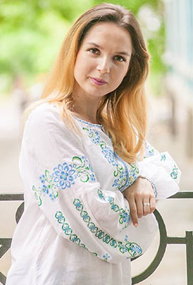 Cheerful lady Alevtina from Nikolaev (Ukraine), 32 yo, hair color chestnut