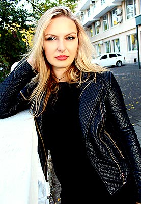 Gentle woman Yuliya from Nikolaev (Ukraine), 36 yo, hair color blonde