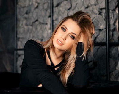 Fond bride Oksana from Kalush (Ukraine), 24 yo, hair color dark brown