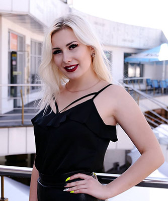 Opened wife Diana from Smela (Ukraine), 24 yo, hair color blonde