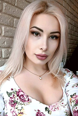 Opened wife Diana from Smela (Ukraine), 24 yo, hair color blonde