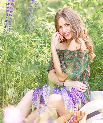 Kindhearted bride Oksana from Priluki (Ukraine), 27 yo, hair color light brown