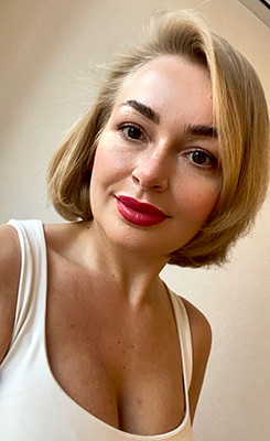 Feminine lady Solomiya from Kharkov (Ukraine), 31 yo, hair color blonde