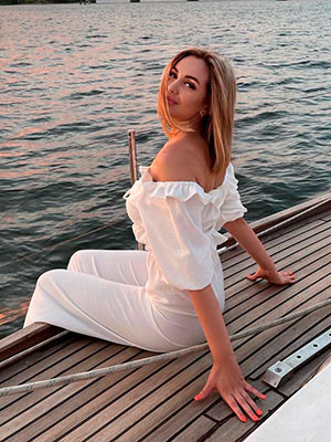Sentimental bride Anastasiya from Nikolaev (Ukraine), 24 yo, hair color blonde