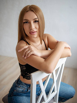Kind wife Natal'ya from Nikolaev (Ukraine), 23 yo, hair color light brown
