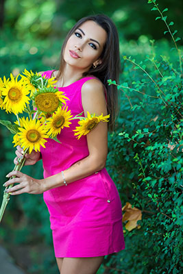 Serious bride Elena from Nikolaev (Ukraine), 37 yo, hair color brunette