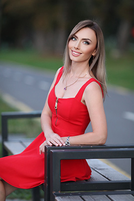 Cheerful bride Kseniya from Nikolaev (Ukraine), 38 yo, hair color blonde