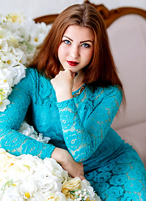 Small bride Yuliya from Zaporozhye (Ukraine), 22 yo, hair color chestnut