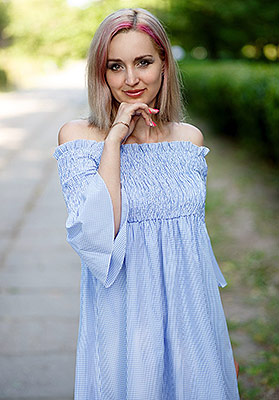 Cheerful bride Yana from Nikopol (Ukraine), 35 yo, hair color blonde