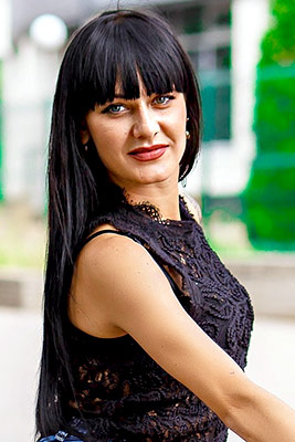 Optimist woman Mariya from Zaporozhye (Ukraine), 34 yo, hair color black