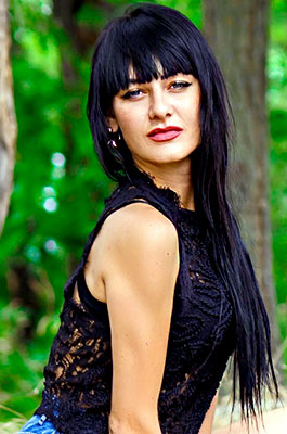 Optimist woman Mariya from Zaporozhye (Ukraine), 36 yo, hair color black
