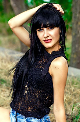 Optimist woman Mariya from Zaporozhye (Ukraine), 35 yo, hair color black