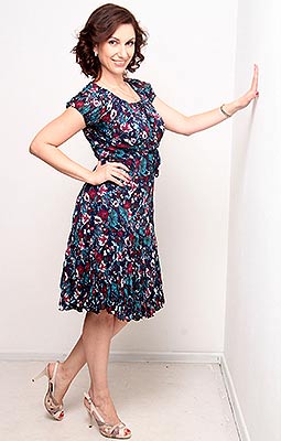 Eager bride Yuliana from Novosibirsk (Russia), 43 yo, hair color brown-haired