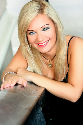 Active bride Ol'ga from Odessa (Ukraine), 49 yo, hair color blonde