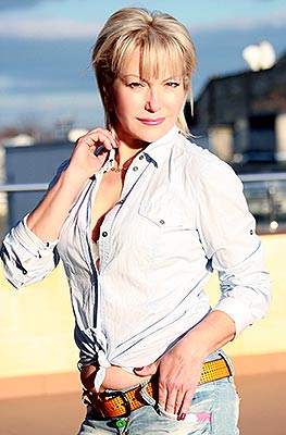 Familyoriented woman Alla from Odessa (Ukraine), 63 yo, hair color blond