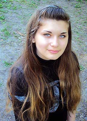 Feminine girl Alina from Odessa (Ukraine), 30 yo, hair color dark brown