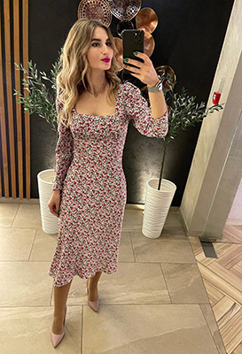 Goal oriented lady Anastasiya from New-York (USA), 37 yo, hair color brown