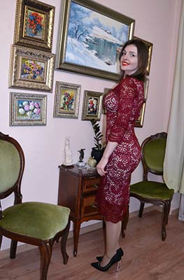 Serious lady Irina from Uzhgorod (Ukraine), 35 yo, hair color brown-haired