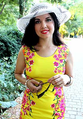 Openminded bride Kristina from Odessa (Ukraine), 29 yo, hair color black
