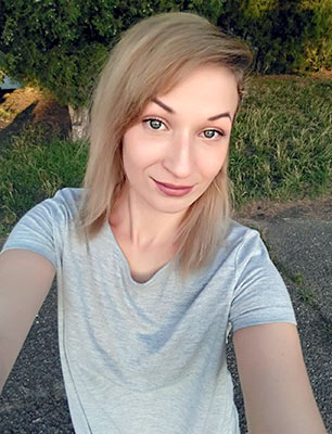 Active woman Yuliya from Odessa (Ukraine), 30 yo, hair color blonde