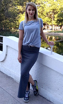 Active woman Yuliya from Odessa (Ukraine), 31 yo, hair color blonde