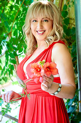 Nice bride Viktoriya from Odessa (Ukraine), 54 yo, hair color blonde