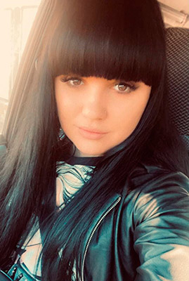 Sporty woman Oksana from Bakhmut (Ukraine), 29 yo, hair color brunette