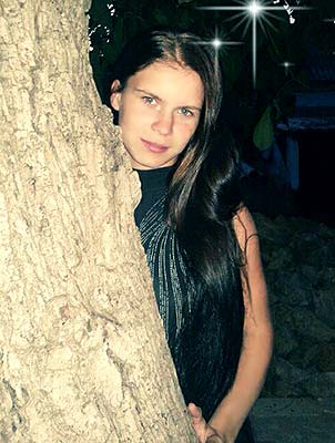 Serious lady Ekaterina from Novomoskovsk (Ukraine), 27 yo, hair color dark brown