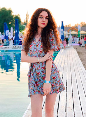 Pleasant lady Veronika from Zaporozhye (Ukraine), 36 yo, hair color black