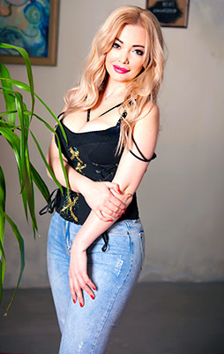 Amiable lady Kristina from Odessa (Ukraine), 41 yo, hair color blonde