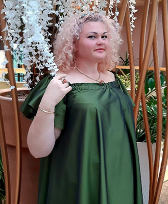 Graceful wife Irina from Odessa (Ukraine), 45 yo, hair color blonde