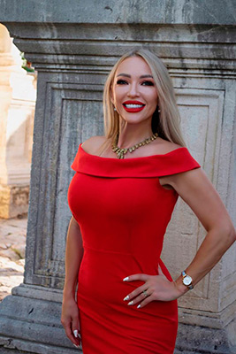 Creative lady Yuliya from Alanya (Turkey), 46 yo, hair color blonde