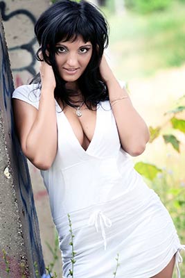 Inquisitive bride Lira from Odessa (Ukraine), 37 yo, hair color black
