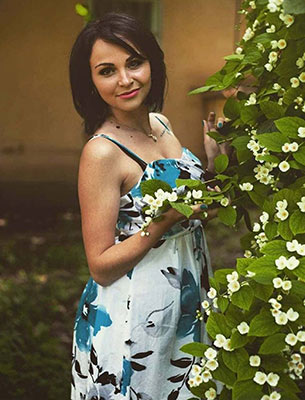 Friendly wife Elena from Odessa (Ukraine), 36 yo, hair color brunette