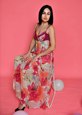 Grateful woman Dar'ya from Bucharest (Romania), 31 yo, hair color brunette