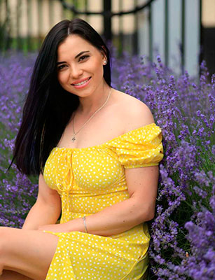 Independent woman Tat'yana from Poltava (Ukraine), 34 yo, hair color black