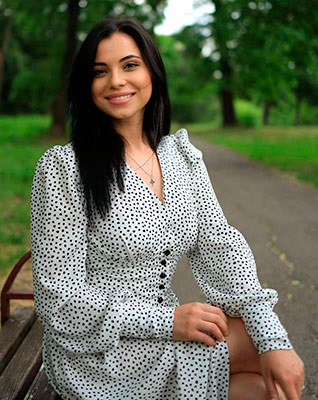 Independent woman Tat'yana from Poltava (Ukraine), 34 yo, hair color black