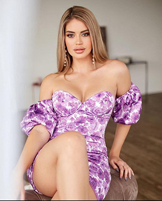 Optimistic wife Yuliya from Kiev (Ukraine), 29 yo, hair color blonde