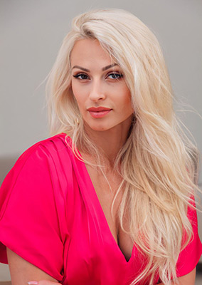 Strong lady Lyubov' from Lvov (Ukraine), 45 yo, hair color blonde