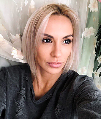 Gentle lady Ol'ga from Odessa (Ukraine), 47 yo, hair color blonde