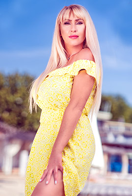 Communicative bride Svetlana from Odessa (Ukraine), 60 yo, hair color blonde